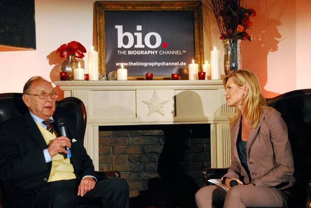 Hans-Dietrich Genscher (GER FDP) und Moderatorin Nina Ruge (GER) anlässlich der Feierlichkeiten zur Einführung des - The Biography Channel - in München