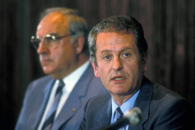 Uwe Barschel (re., GER CDU Ministerpräsident Schleswig-Holstein) und Bundeskanzler Helmut Kohl (GER CDU)
