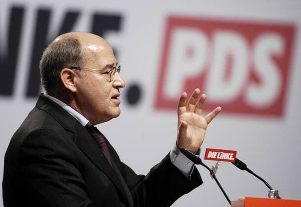 Fraktionsvorsitzender Gregor Gysi (GER Linkspartei.PDS) spricht anlässlich des Bundesparteitags der Linkspartei.PDS in Dortmund