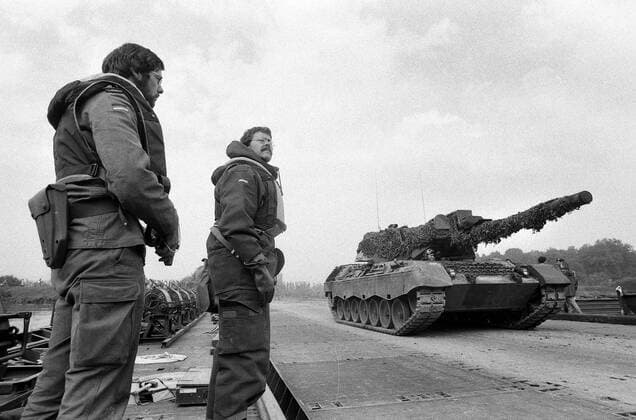 Panzer und Soldaten der Bundeswehr - NATO-Manöver - Flinker Igel - im Bayerischen Wald
