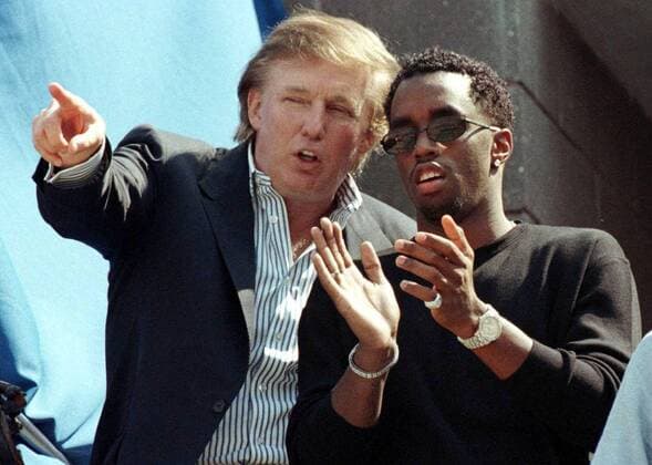 Donald Trump, 75. Geburtstag am 14. Juni Donald Trump (li., USA Chairman Donald J. Trump Foundation) und Sänger Sean - Puffy - Combs (USA) in Washington DC -  (wap99100702)