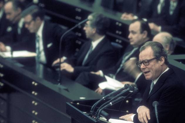 Bundeskanzler Willy Brandt (GER SPD) spricht im Deutschen Bundestag in Bonn