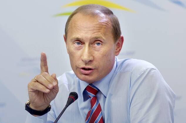 Präsident Wladimir Putin (RUS) während einer Presskonferenz anlässlich des G8-Gipfels in Heiligendamm