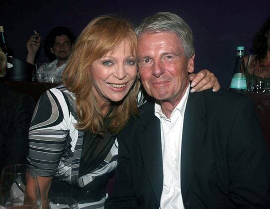 Moderator Klaus Bresser mit Ehefrau Evelyn (beide GER) anlässlich der Premiere der Show - Liberte - im Belle et Fou in Berlin