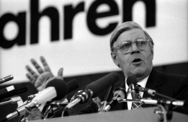Bundeskanzler Helmut Schmidt (GER SPD) während des Bundesparteitages der SPD in München