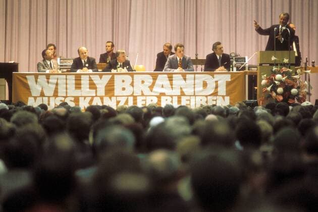 Bundeskanzler Willy Brandt (re., GER SPD) im Wahlkampf zur Bundestagswahl 1972