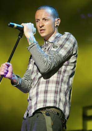 Sänger Chester Bennington (USA Linkin Park) während eines Konzerts in West Palm Beach  (wpb20070810727)