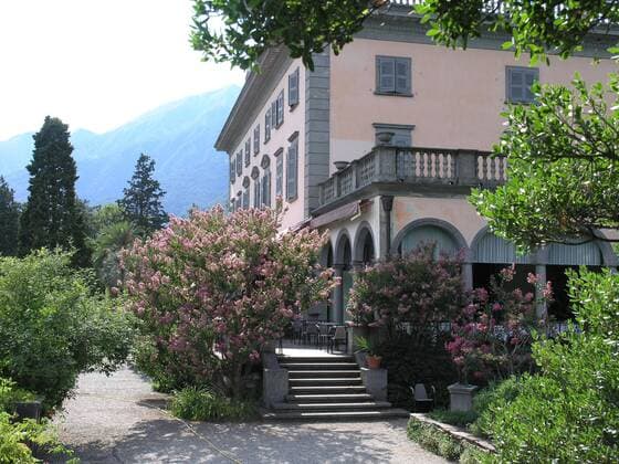 Blühende Gärten auf der - Isole di Brissago - in Tessin - iblsir00207060