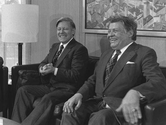Bundeskanzler Helmut Schmidt (li., GER SPD) und Hanns Martin Schleyer (re., GER Präsident der Deutschen Arbeitgeberverbände) in Bonn