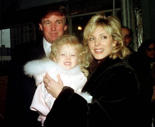 Donald Trump (USA Chairman Donald Trump Foundation) mit Ehefrau Marla Maples und Tochter Tiffany in New York  (NYP97050201)
