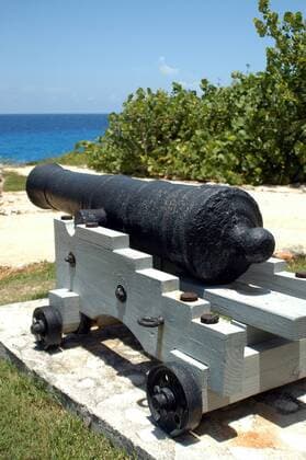 Alte Kanone aus britischer Kolonialzeit - Cayman Islands