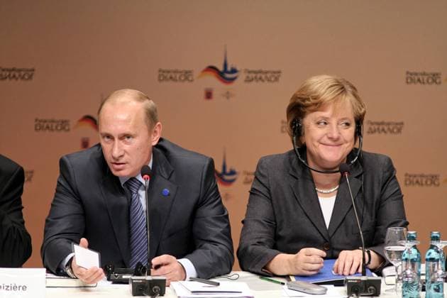 Präsident Vladimir Putin (RUS) und Bundeskanzlerin Angela Merkel (GER CDU) anlässlich des Petersburger Dialogs in Wiesbaden