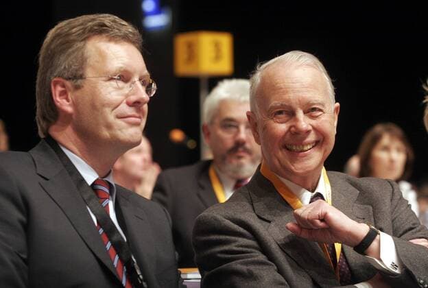 Christian Wulff (li., GER CDU Ministerpräsident Niedersachsen) und Ernst Albrecht (GER CDU) anlässlich des CDU-Bundesparteitages in Hannover