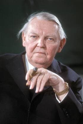 Ludwig Erhard (Deutschland CDU-Ehrenvorsitzender) raucht Zigarre