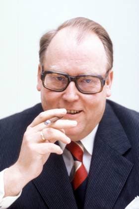 Josef Ertl (Deutschland FDP) mit Zigarre