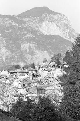 Schwere Zerstörungen nach dem verheerenden Erdbeben im Friaul, Italien