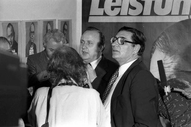 Bundesaußenminister Hans-Dietrich Genscher (Mitte, Deutschland FDP) neben Werner Meihofer (re., Deutschland FDP) anlässlich der Bundestagswahlen 1976