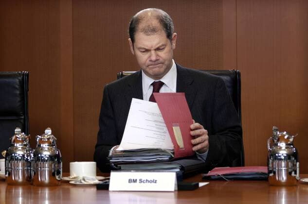 Bundesarbeitsminister Olaf Scholz (Deutschland SPD Parlamentarischer Geschäftsführer Bundestagsfraktion) anlässlich einer Kabinettsitzung in Berlin