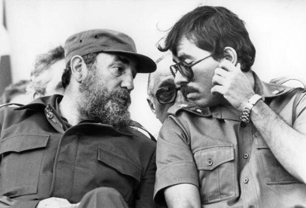 Präsident Fidel Castro (li., Kuba) und Präsident Daniel Ortega (Nicaragua) -  (ark01111985701)