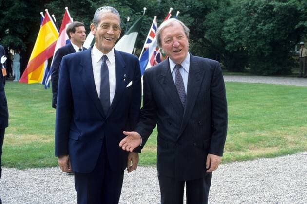 Außenminister Brian Joseph Lenihan (li., Irland) und Premierminister Charles Haughey (re., Irland) anlässlich des EG Gipfeltreffens in Hannover