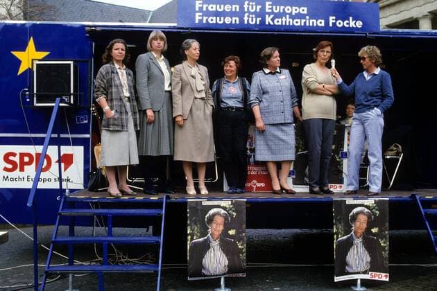 Katharina Focke (3.v.li., Deutschland SPD MdEP) und Heidemarie Wieczorek-Zeul (2.v.re., Deutschland SPD Bundesvorstand) im Europawahlkampf