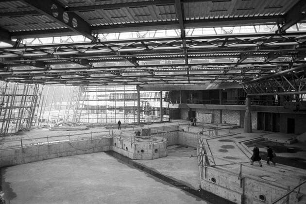 Bauarbeiten am Sport- und Erholungszentrum (SEZ) in Berlin Ost