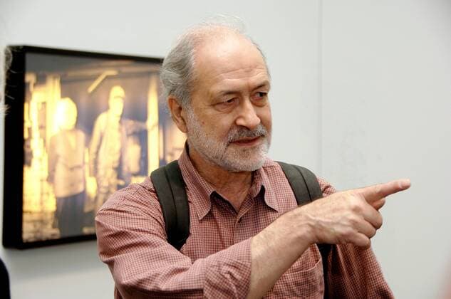 Künstler Hans Haacke in seiner Ausstellung - Kein schöner Land - Weil sie nicht deutsch aussahen - in der Akademie der Künste in Berlin