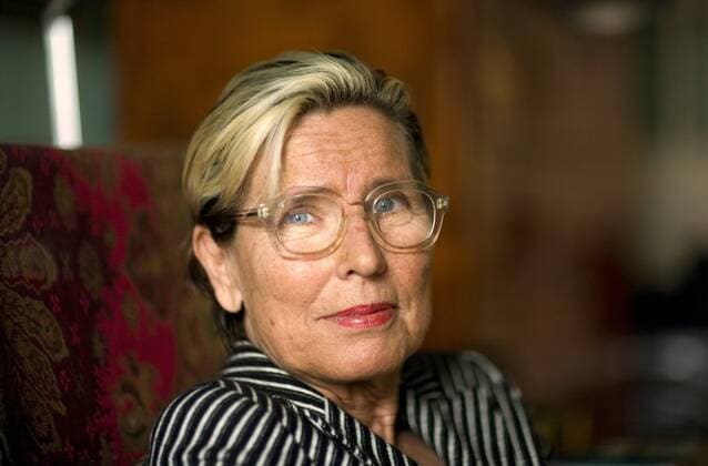 Literaturwissenschaftlerin Silvia Bovenschen in ihrer Wohnung in Berlin