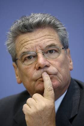 Joachim Gauck (Vorsitzender - Gegen das Vergessen-für Demokratie)