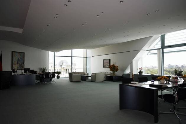 Büro von Bundeskanzlerin Angela Merkel im Bundeskanzleramt in Berlin