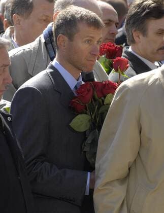 Milliardär Roman Abramovich (Russland) während der Trauerfeier für Boris Jelzin anlässlich dessen ersten Todestages in Moskau  (MOS2008042310)