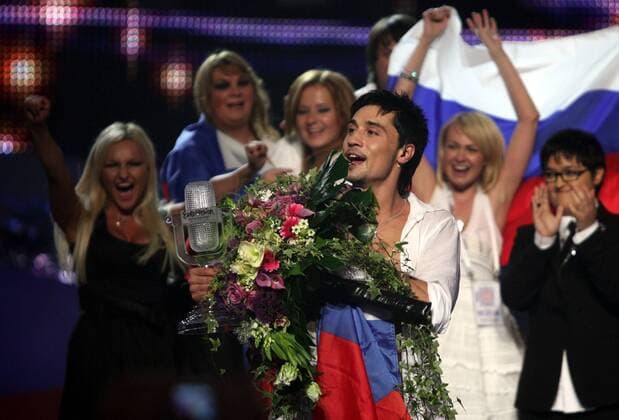 Sänger Dima Bilan (Russland) feiert seinen Sieg beim Eurovision Song Contest 2008 in Belgrad - 