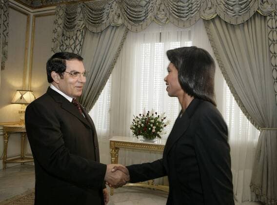 Tunesischer Ex-Präsident Ben Ali zu 35 Jahren Haft verurteilt, 10. Jahrestag am 20. Juni Präsident Zine El Abidine Ben Ali (li., Tunesien) begrüßt Außenministerin Condoleezza Rice (USA) in Tunis 