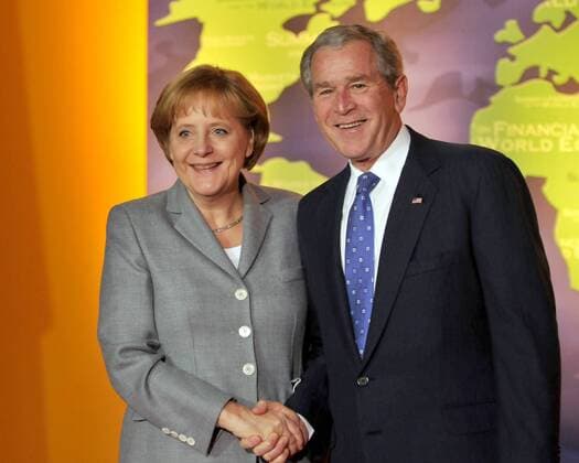 Präsident George W. Bush (re., USA Republikaner) und Bundeskanzlerin Angela Merkel (Deutschland CDU) anlässlich des Finanzgipfels in Washington D.C. -  - WAX20081115721