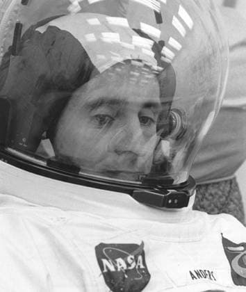 Astronaut William Anders anlässlich eines Countdowntests für den ersten bemannten Flug zum Mond mit Apollo 8 im Kennedy Space Center -  (WAX20081224711)