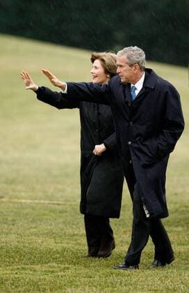 Präsident George W. Bush (USA) neben seiner Frau Laura Bush in Washington DC -  (wax20090110217)