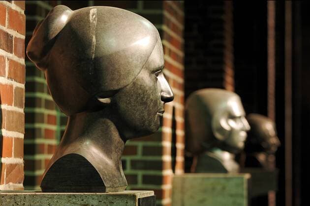 Bronze-Büste von Clara Schumann in der Tonhalle in Düsseldorf (iblkas01020402)