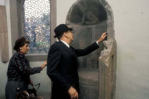 Präsident Chaim Herzog (Israel) mit Ehefrau Ora im Museum der Synagoge in Worms