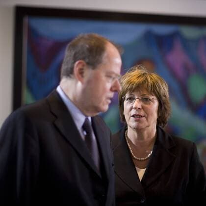Ulla Schmidt (Deutschland SPD Gesundheitsministerin) und Peer Steinbrück (Deutschland SPD Finanzminister) anlässlich einer Kabinettssitzung in Berlin