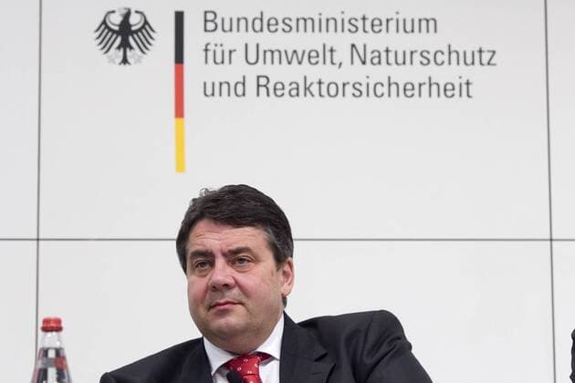 Umweltminister Sigmar Gabriel (Deutschland SPD) anlässlich einer Pressekonferenz auf der Computerfachmesse - CeBit 2009 - in Hannover