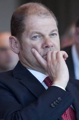 Arbeitsminister Olaf Scholz (Deutschland SPD) auf einer Veranstaltung zum Thema - Altern und altersgerechtes Arbeiten - in Berlin