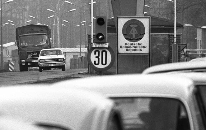 Sperrung der innerdeutschen Grenze am Grenzübergang Helmstedt–Marienborn