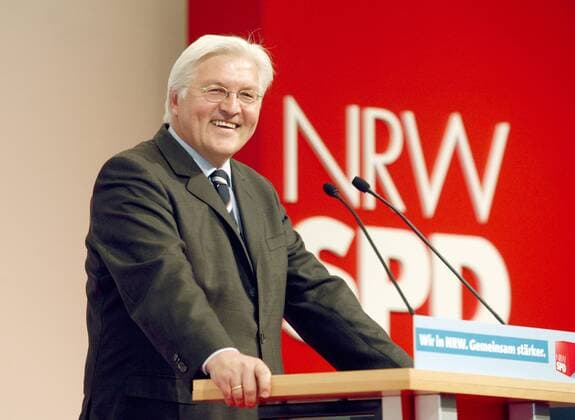 Außenminister Frank-Walter Steinmeier (Deutschland SPD) während des außerordentlichen Landesparteitages der NRW-SPD in Halle