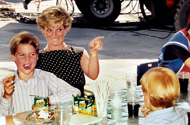 Prinzessin Diana mit ihrem Sohn Prinz William -  (SELF019542)