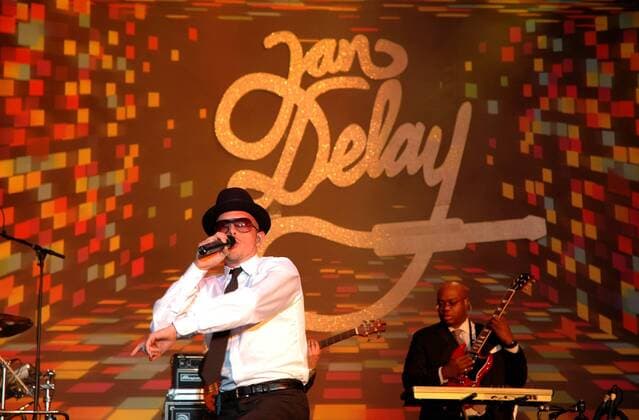 Sänger Jan Delay während eines Konzertes am Rande des Musikfestivals - Jazz Rally - in Düsseldorf