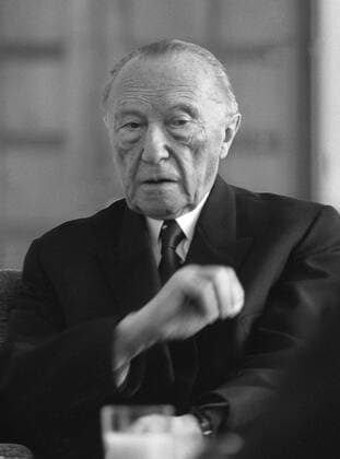 Bundeskanzler Konrad Adenauer (Deutschland CDU) in Bonn