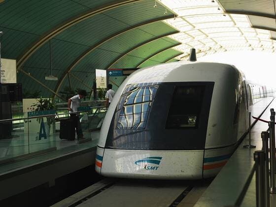  Transrapid, Magnet-Schwebebahn, Shanghai Maglev Train, in der Pudong Longyang Road Station, Shanghai, China, Asien iblwob00991098