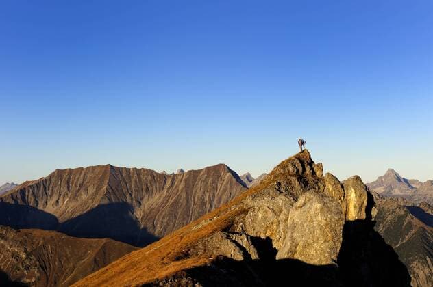 Bergsteiger auf Gipfel, Namlos, Lechtal, Reutte, Tirol, Österreich ibxsei01093816