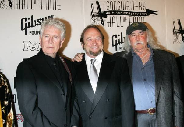 V.l.n.r.: Sänger Graham Nash, Stephen Stills und David Crosby anlässlich der - Songwriters Hall of Fame 40th Anniversary Induction Ceremony and Gala - in New York -  - NYP20090618243