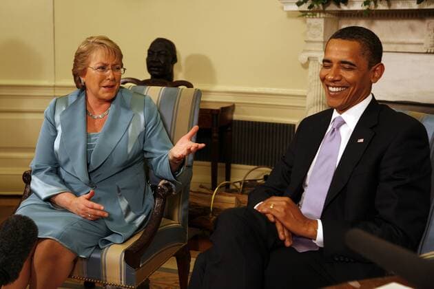 Präsident Barack Obama (USA) und Präsidentin Michelle Bachelet (Chile) während eines Treffens in Washington  (WAX20090623707)
